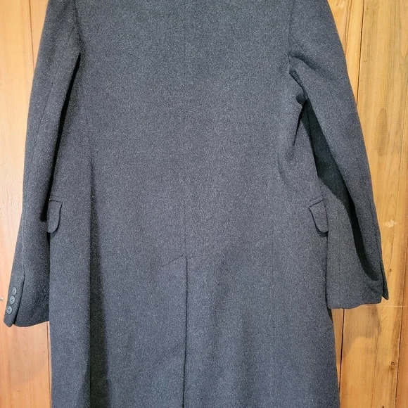Bradleyjons Black Double-Breasted Pea Coat with Wide Lapels Shell. 60%wool